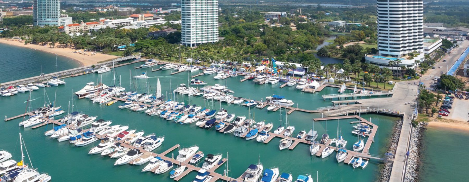 Ocean Marina, Na Jomtien, seen across the marina basin.